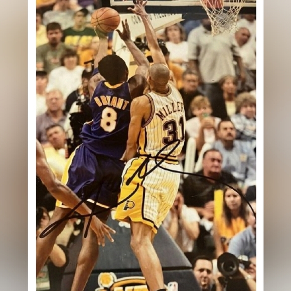 KOBE BRYANT LAKERS 2000 FINALS VS REGGIE MILLER &THE PACERS 8.5x11 GLOSSY POSTER - Picture 3 of 5